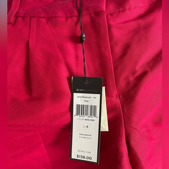NWT BCBG Max Azria size 6 red shorts - Picture 4 of 6